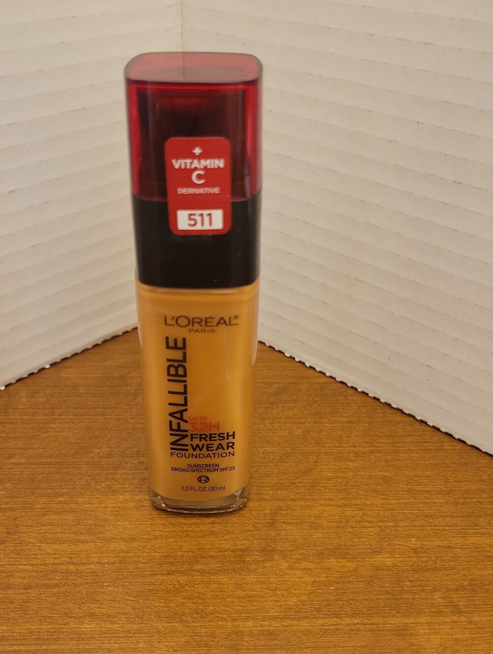 L'Oreal Infallible Liquid Foundation-Vitamin C-SPF25-Color 511. NEW